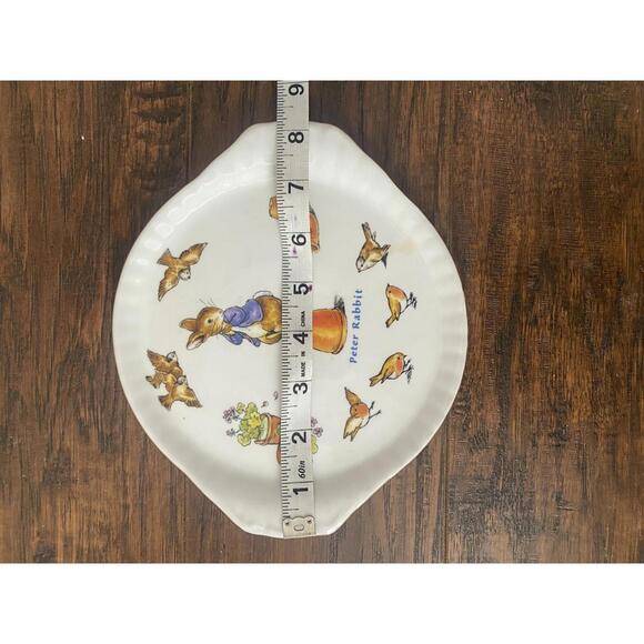 Beatrix Potter Peter Rabbit Gold Trim 2022 Porcelain Plate 8 in - Picture 5 of 5